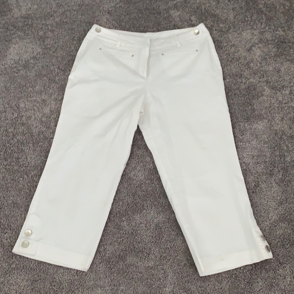 White Capris - Picture 1 of 2